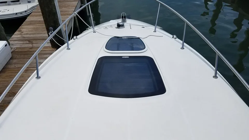 28′ Sea Ray — детали внешнего вида или интерьера