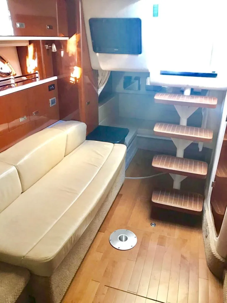 33′ Sea Ray — детали внешнего вида или интерьера