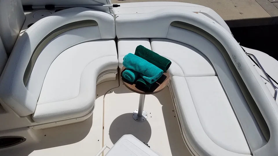 34′ Sea Ray — детали внешнего вида или интерьера