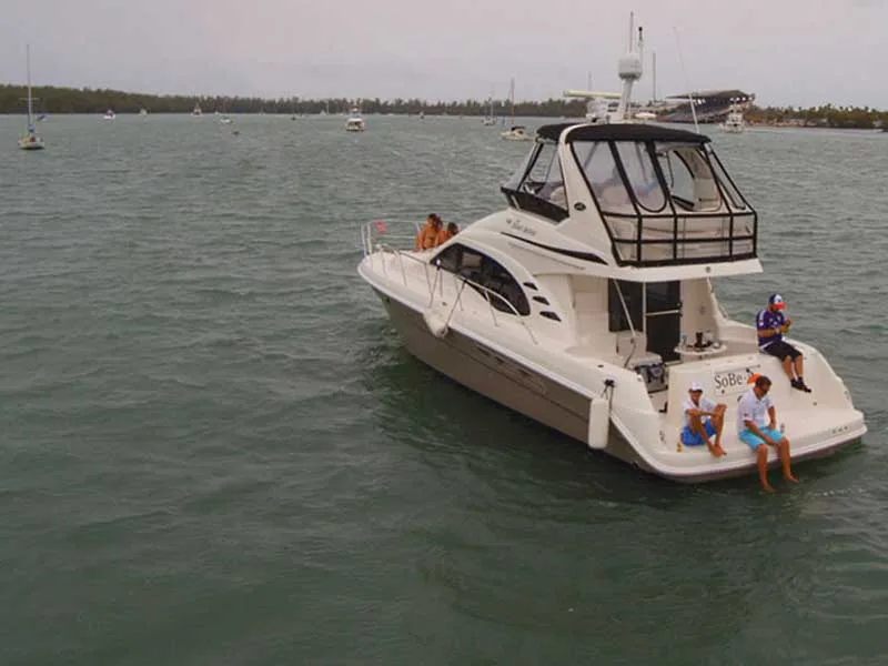 48′ Sea Ray — детали внешнего вида или интерьера