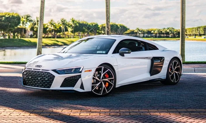Audi R8 V10 Performance White — Miami car rental