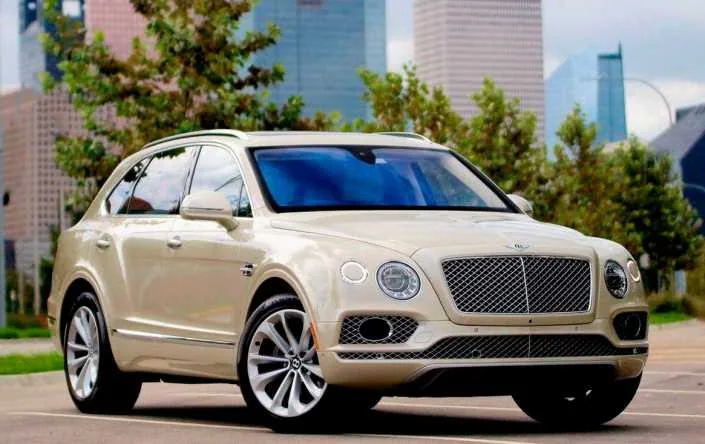 Bentley Bentayga — Miami car rental