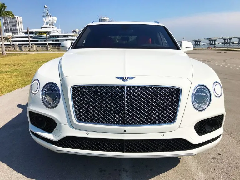 Bentley Bentayga — детали внешнего вида или интерьера