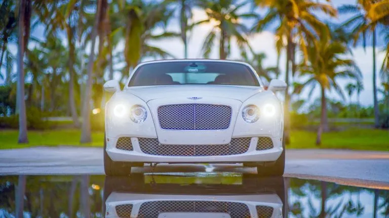 Bentley Continental GTC — детали внешнего вида или интерьера