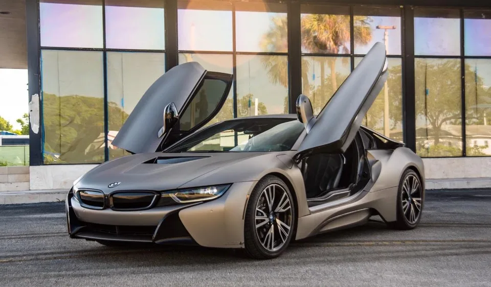BMW i8 — фотография из каталога