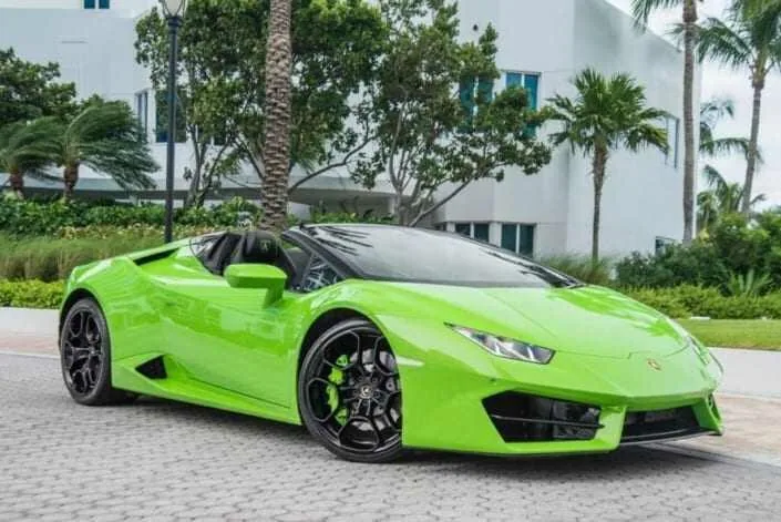 Lamborghini Huracan Spyder Green — Miami car rental
