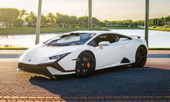 Lamborghini Huracan Tecnica White — Miami car rental