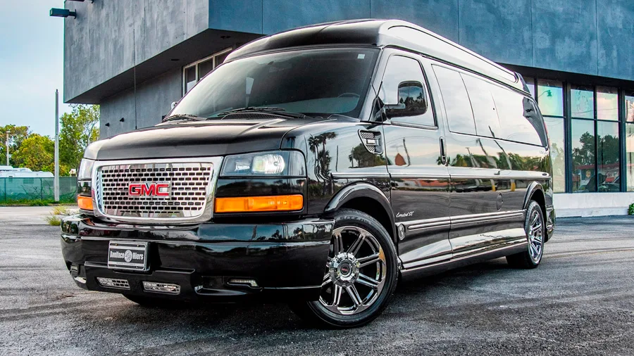 Luxury Van — фотография из коллекции Pugachev Services