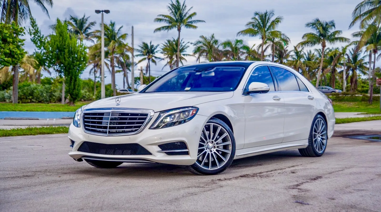 Mercedes-Benz S560 from the Pugachev Services catalogue