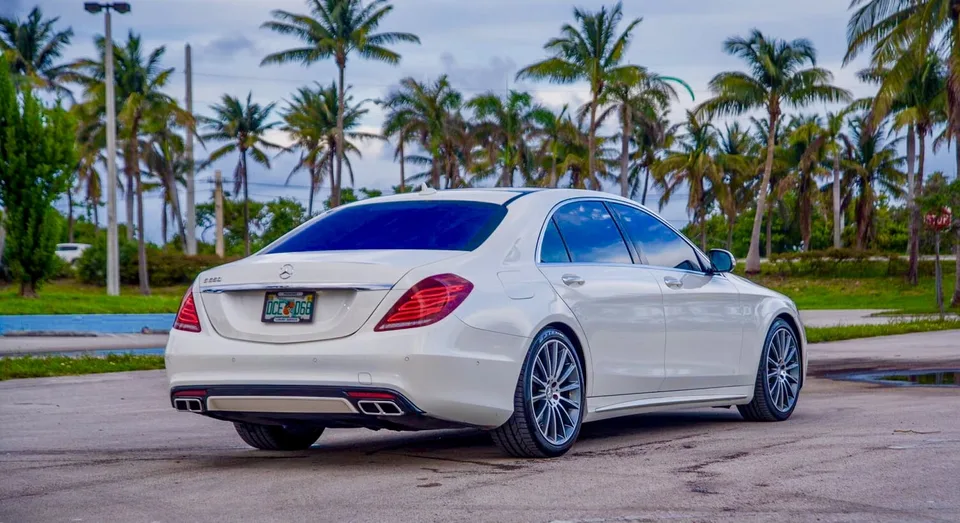 Mercedes-Benz S560 — детали внешнего вида или интерьера