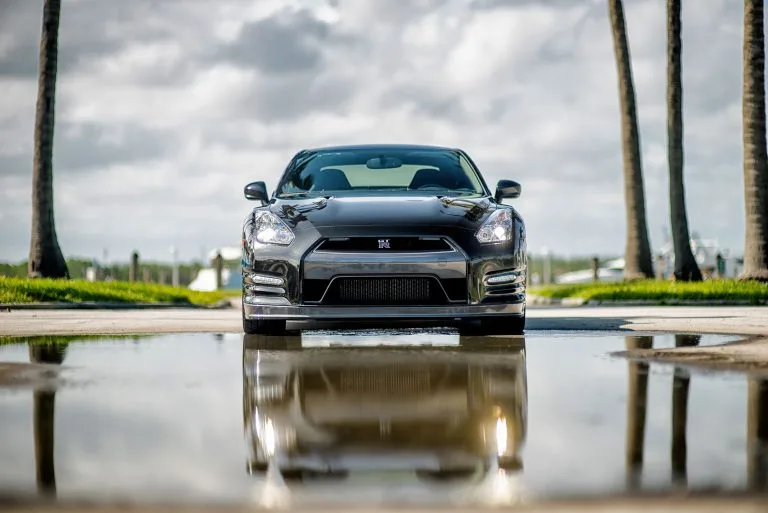 Nissan GT-R — фотография из каталога