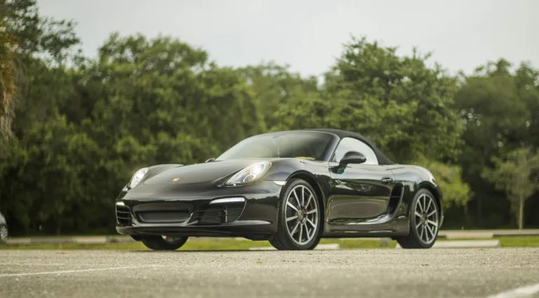 Porsche Boxster — фотография из каталога