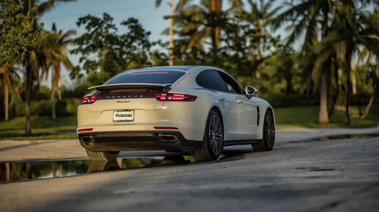 Porsche Panamera S — детали внешнего вида или интерьера