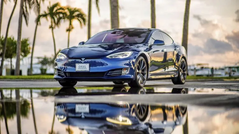 Tesla Model S — фотография из коллекции Pugachev Services